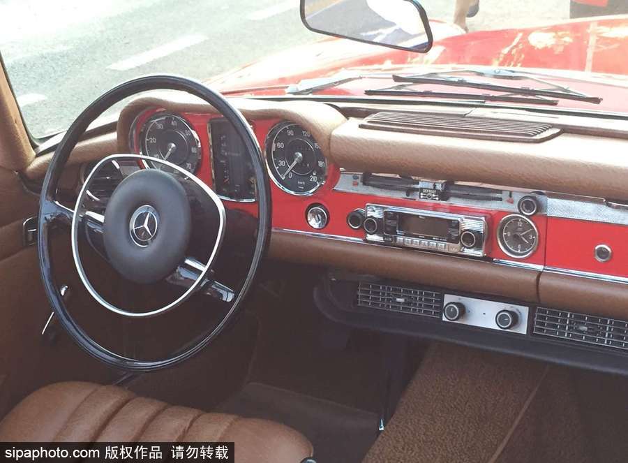 法國戛納海濱大道遍地是豪車