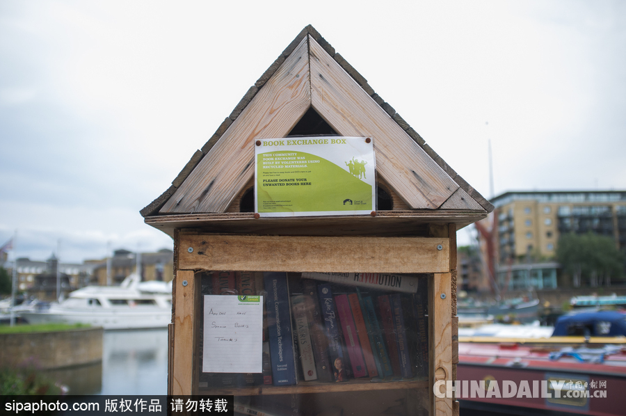 讓知識“流動”起來 英國倫敦街頭現(xiàn)書籍交換小屋