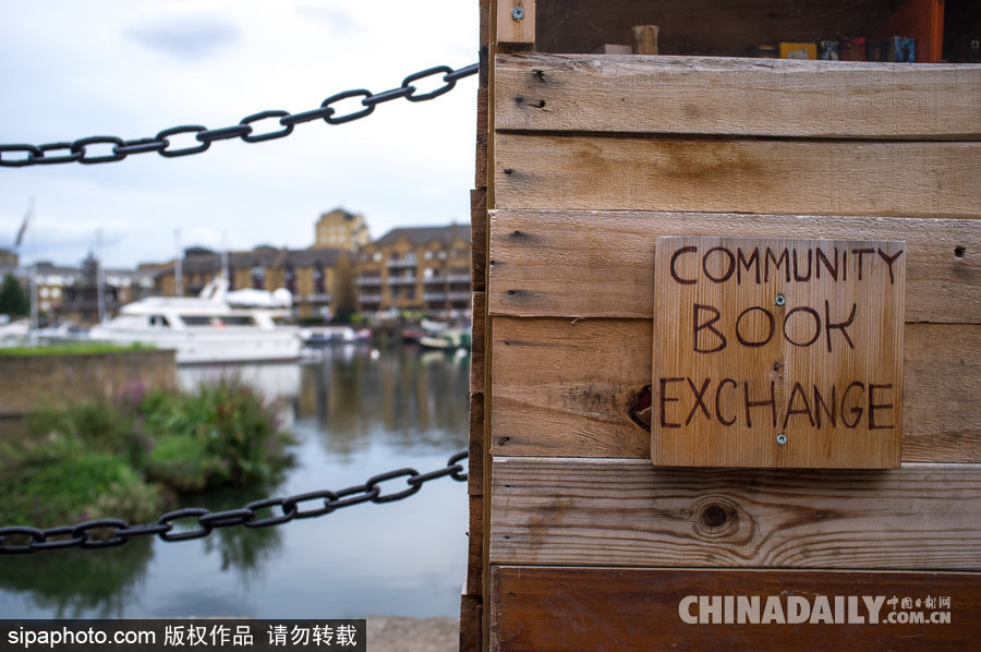 讓知識“流動”起來 英國倫敦街頭現書籍交換小屋