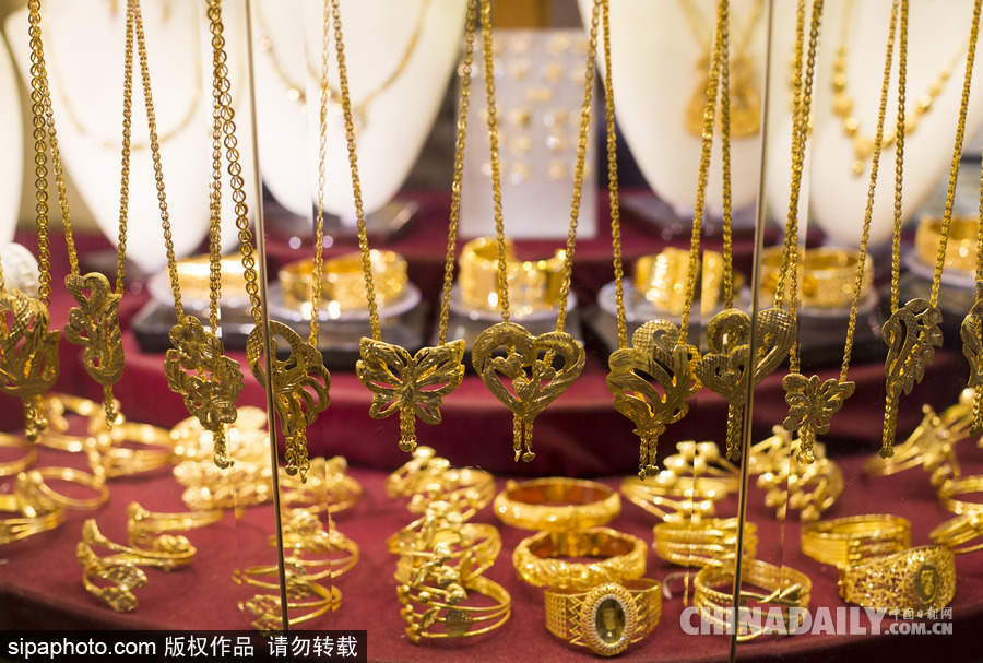 走訪(fǎng)加沙黃金市場(chǎng) 珠寶飾品琳瑯滿(mǎn)目