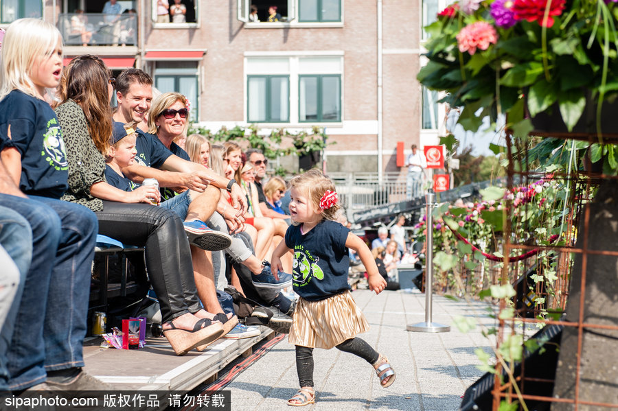 鮮花還能這樣玩 荷蘭鮮花大游行現巨型花卉“怪獸”