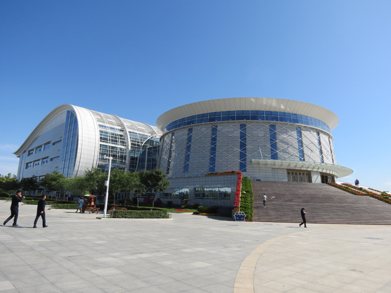 《聯合國防治荒漠化公約》第十三次締約方大會開幕在即 記者提前探營主會場