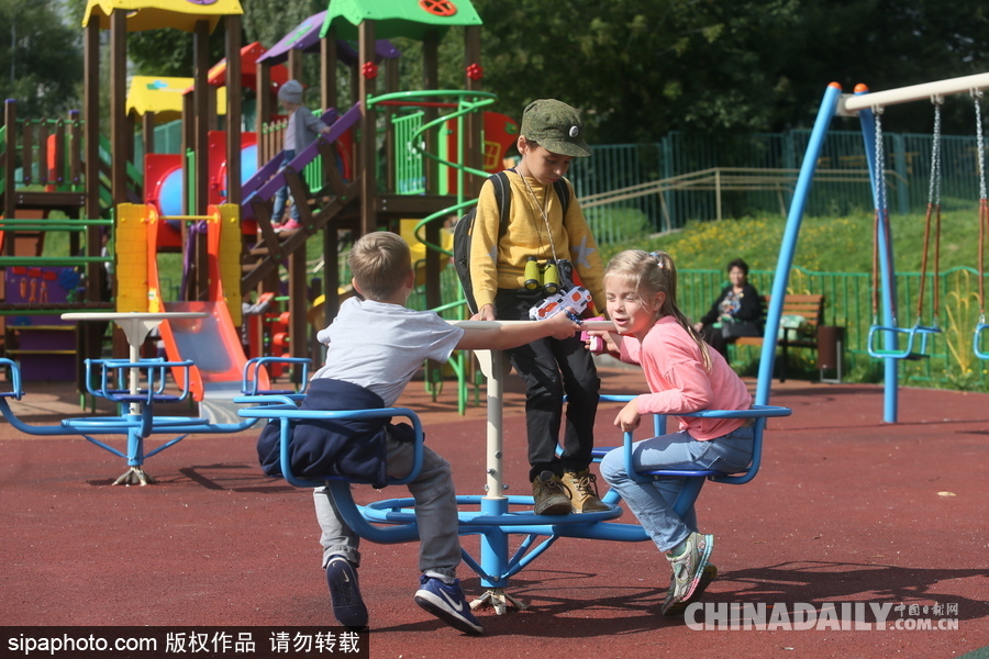 走進莫斯科的游樂場休閑區 兒童玩耍天真爛漫