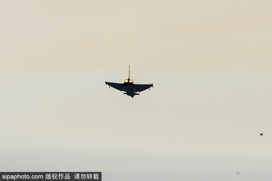 意大利飛行表演空軍戰(zhàn)斗機(jī)墜海 飛行員遇難