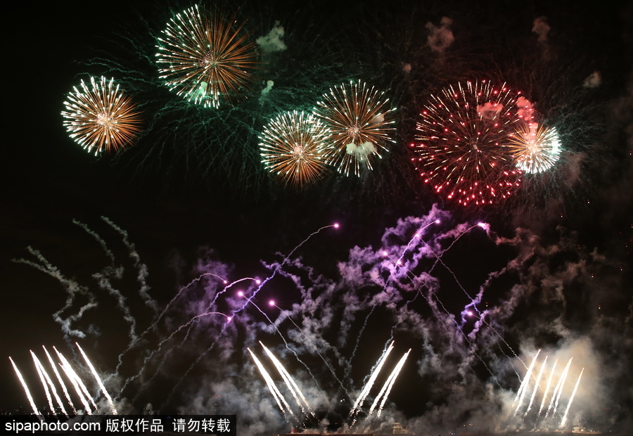 2017年國際光明節閉幕 煙花照亮莫斯科夜空