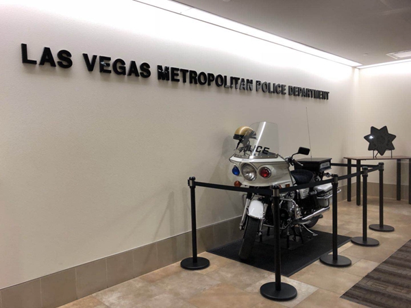 拉斯維加斯警方:兇手房間繳獲23把武器 尚無(wú)證據(jù)表明槍擊案為多人作案