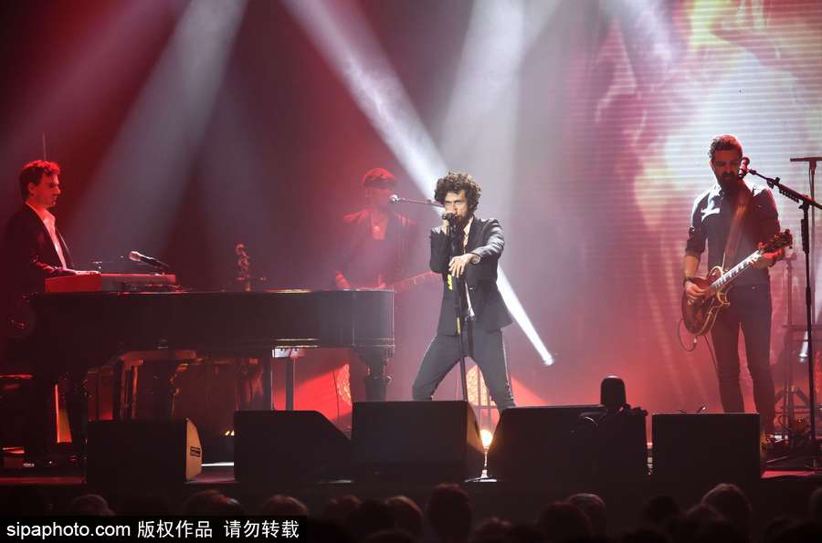 法國男星邁克爾·格利高里奧表演秀 現(xiàn)場人氣高漲陷入瘋狂