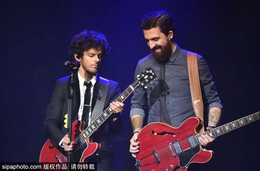 法國男星邁克爾·格利高里奧表演秀 現場人氣高漲陷入瘋狂