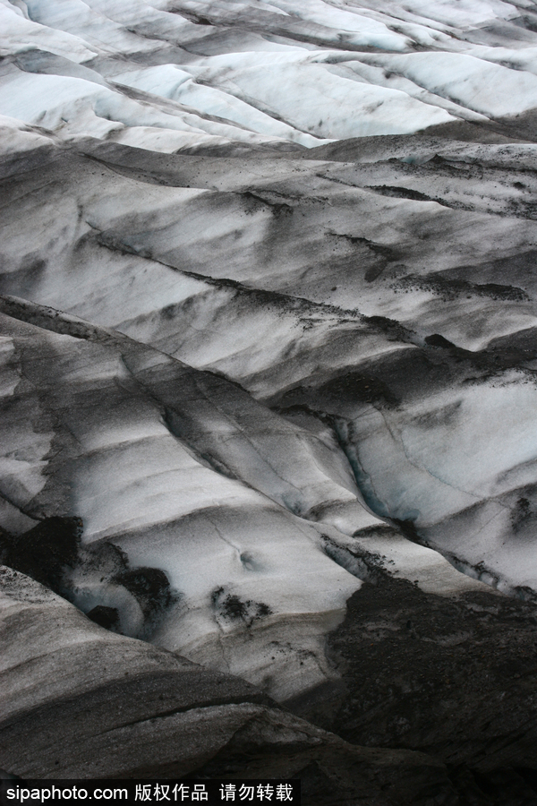 冰島史卡法特國家公園冰川奇觀 天然“水墨”線條流暢