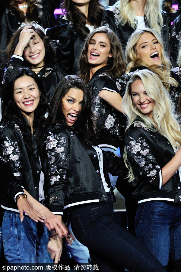 維密天使上海集結長腿霸屏 劉雯、何穗領銜中國軍團