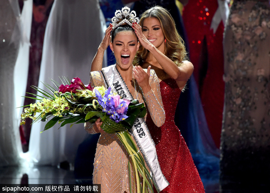 2017環球小姐冠軍出爐 22歲南非模特德米莉摘得桂冠