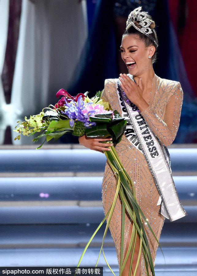 2017環球小姐冠軍出爐 22歲南非模特德米莉摘得桂冠