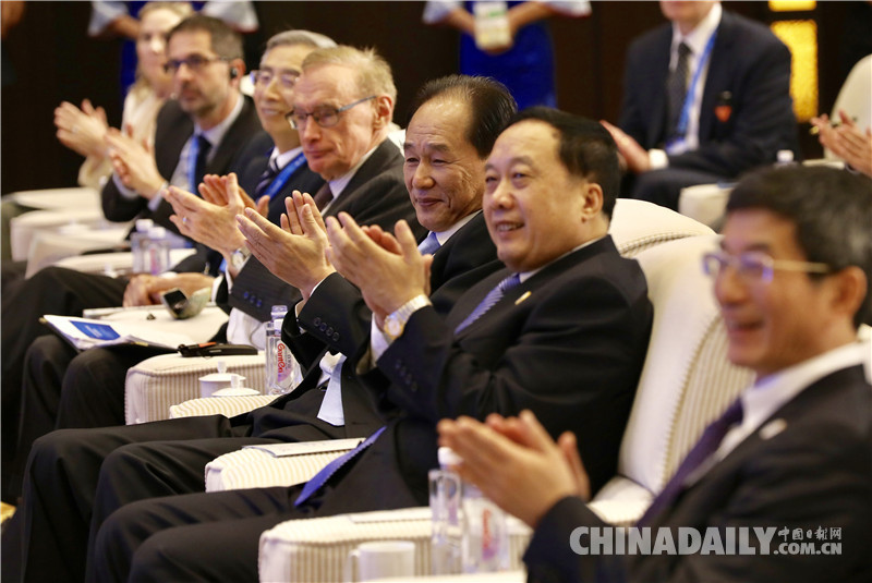 世界互聯(lián)網(wǎng)大會“網(wǎng)絡(luò)傳播與社會責任”論壇在烏鎮(zhèn)舉行