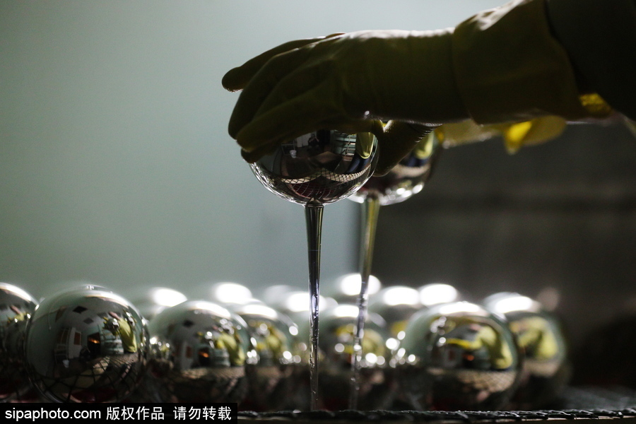 迎接圣誕節 走進滿滿少女心的雪花玻璃球制作工廠