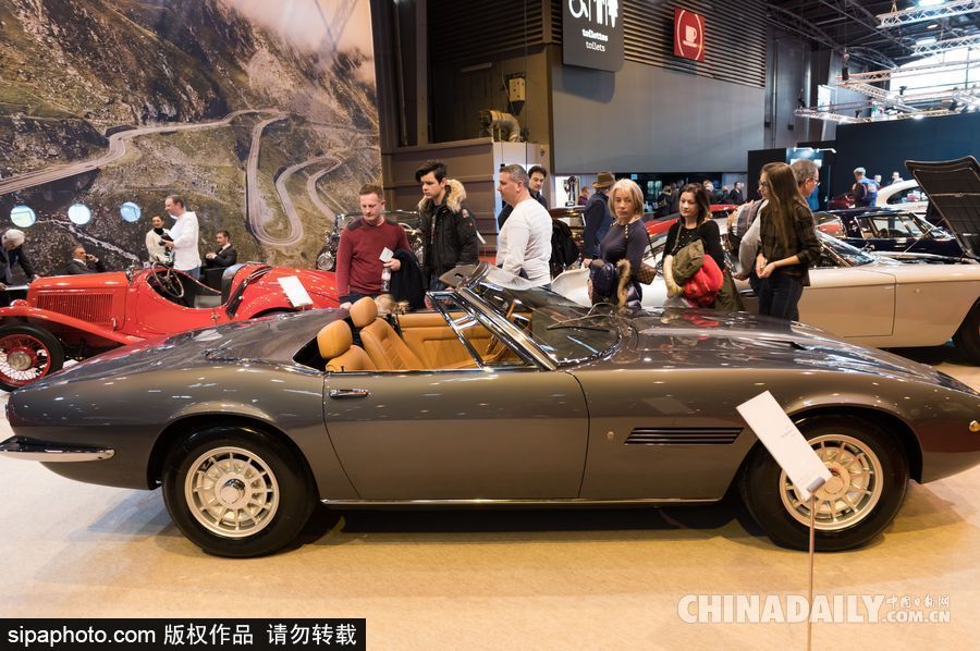 2018巴黎老爺車展開幕 經典老車演繹傳奇