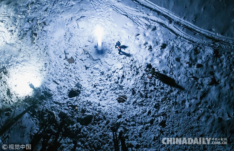 俄羅斯載71人客機墜毀無人生還 雪地發現飛機殘骸