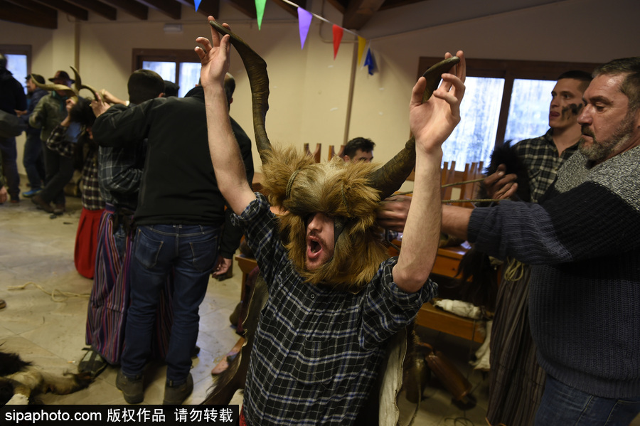 西班牙古老節日貝爾薩狂歡節 濃郁原始風情