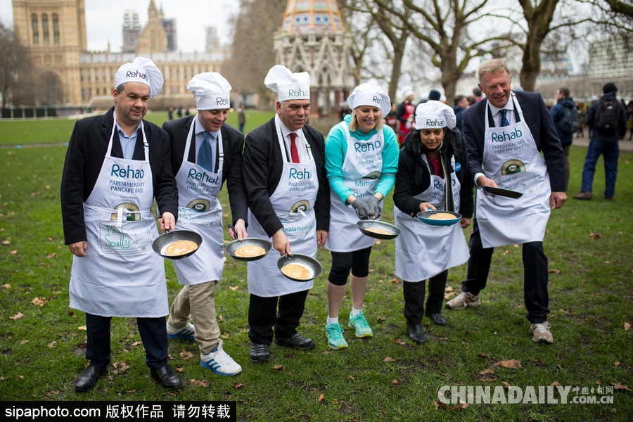 “煎餅俠”？英國舉行趣味煎餅跑