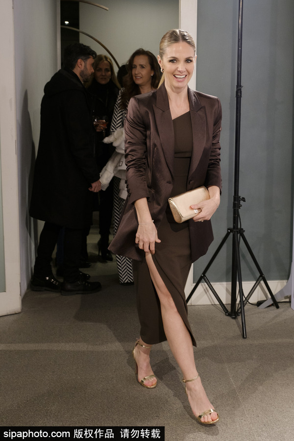 女星Genoveva Casanova黑裝出席活動氣質優雅不俗干練十足