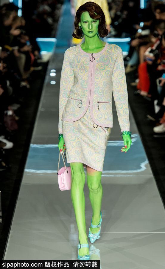 2018秋冬米蘭時(shí)裝周 模特變“阿凡達(dá)”“綠巨人”？
