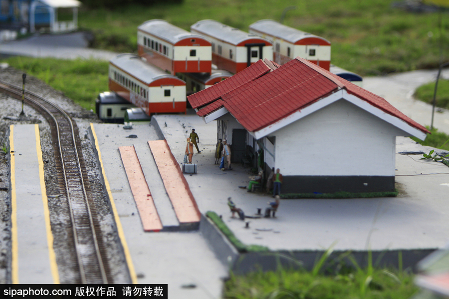 麻雀雖小五臟俱全 印尼迷你鐵路公園超逼真