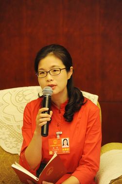 楊帆代表:建議運用互聯(lián)網(wǎng)和大數(shù)據(jù)技術,加快推進產(chǎn)業(yè)工人隊伍建設