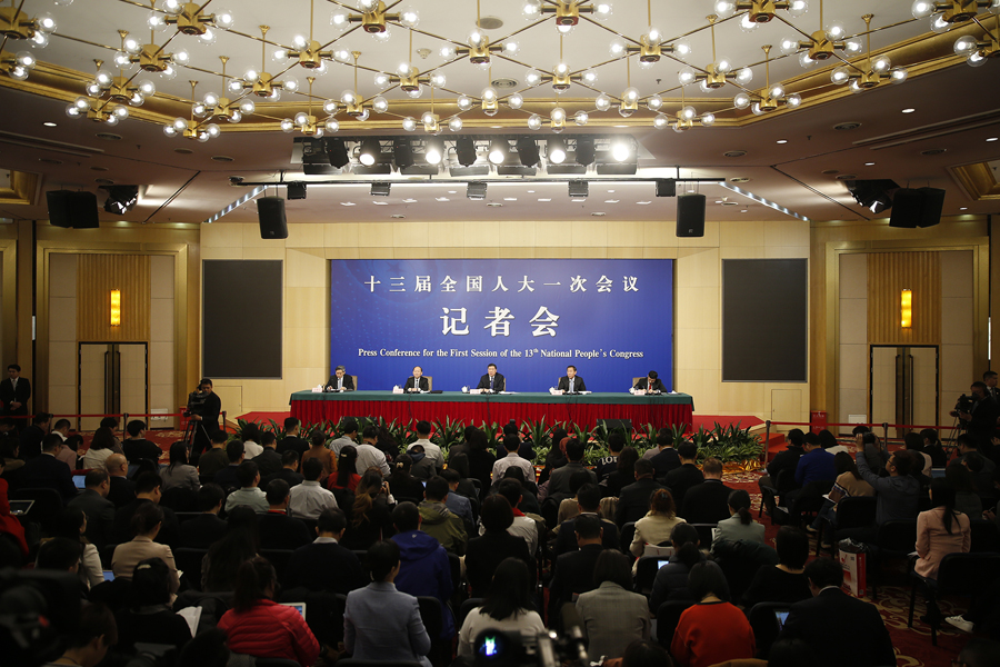 何立峰回應采暖季出現“氣荒”現象:有驚無險