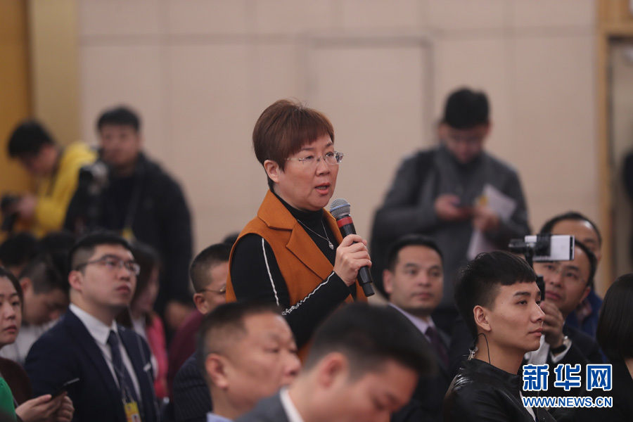 肖捷:對于違法違規舉債問題 發現一起查處問責一起