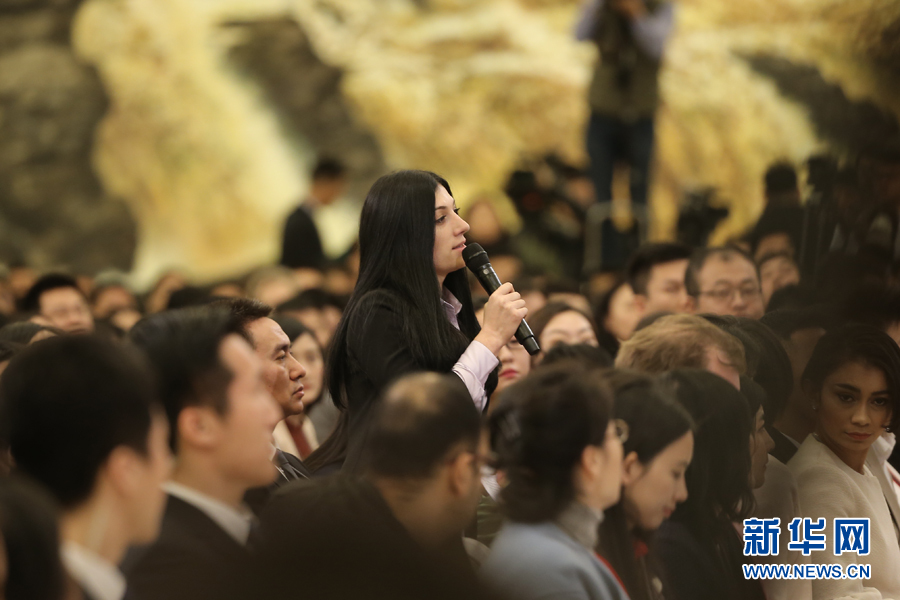 李克強:中俄關(guān)系穩(wěn)定發(fā)展對雙方、對世界都有利