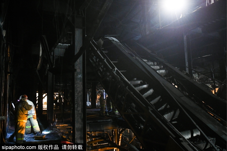 俄羅斯失火購物中心內部 曾經繁華商場一片廢墟