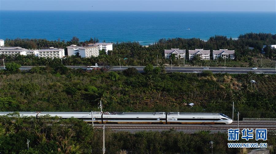 春潮拍岸千帆進(jìn)——海南特區(qū)改革開放30年紀(jì)實(shí)