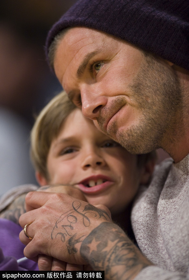 親吻狂魔貝克漢姆！除了小七 兒子們也逃不過(guò)