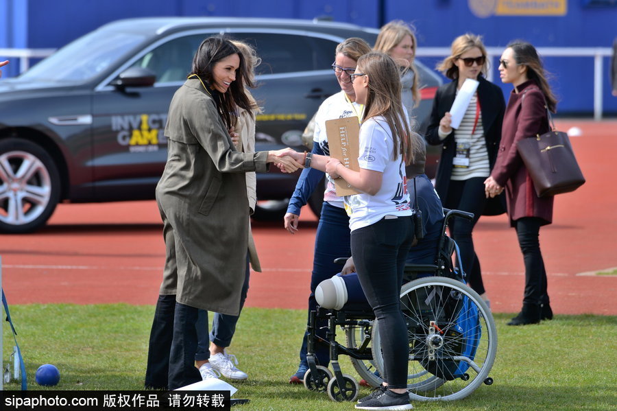 哈里王子與未婚妻現身 兩人交流默契恩愛十足