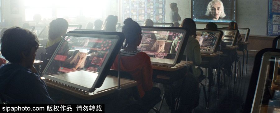 電影《頭號(hào)玩家》劇照海報(bào) 斯皮爾伯格8年來(lái)票房首過(guò)3億