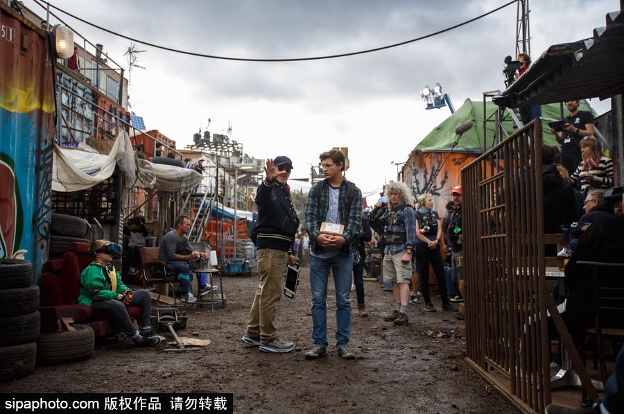 電影《頭號(hào)玩家》劇照海報(bào) 斯皮爾伯格8年來(lái)票房首過(guò)3億