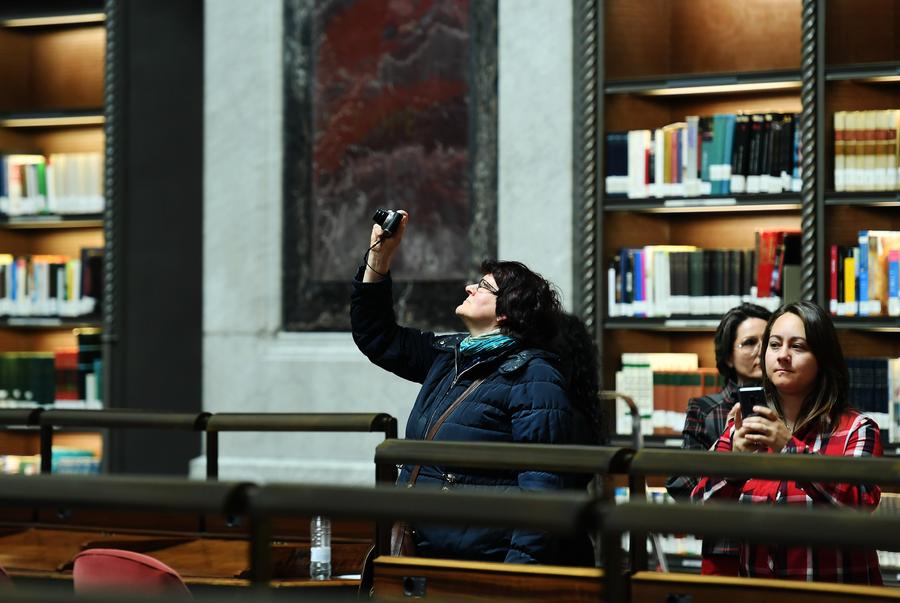 西班牙國(guó)家圖書館迎來(lái)公眾開放日