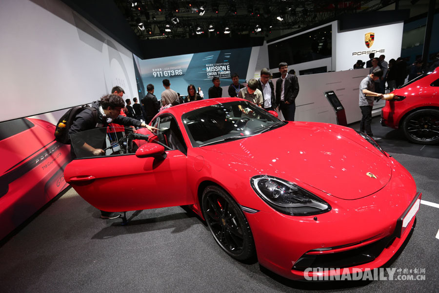 北京汽車(chē)展開(kāi)幕 新能源車(chē)成焦點(diǎn)