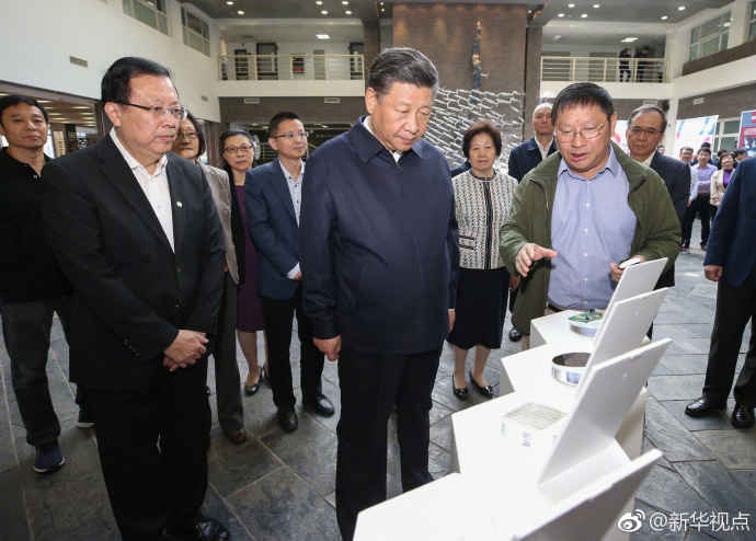 習(xí)近平在北京大學(xué)考察時強調(diào):抓住培養(yǎng)社會主義建設(shè)者和接班人根本任務(wù) 努力建設(shè)中國特色世界一流大學(xué)