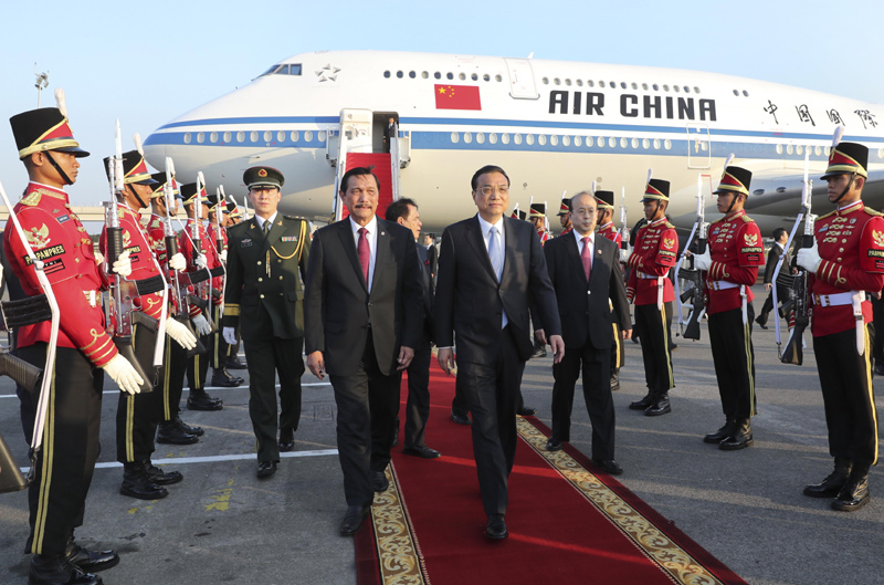 李克強(qiáng)抵達(dá)雅加達(dá)對(duì)印度尼西亞進(jìn)行正式訪問(wèn)