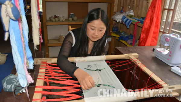 羌繡美圖 羌笛新曲——汶川大地震災(zāi)后重建十年·羌寨掠影