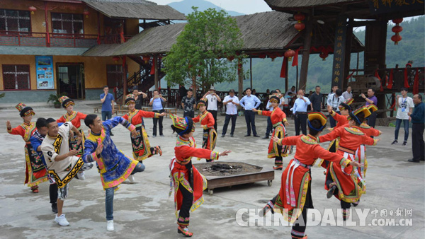羌繡美圖 羌笛新曲——汶川大地震災(zāi)后重建十年·羌寨掠影