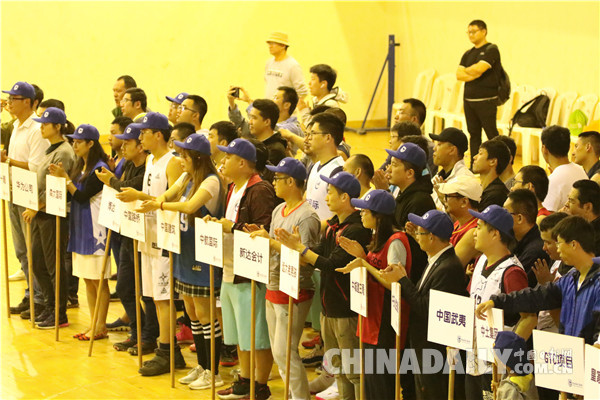 王學政參贊出席肯尼亞華人華僑籃球賽開幕式并為比賽開球