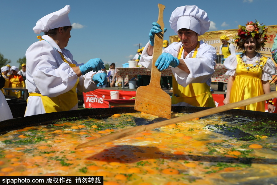 俄羅斯別爾哥羅德州迎接“福明煎蛋”節 欲制作最大煎蛋餐