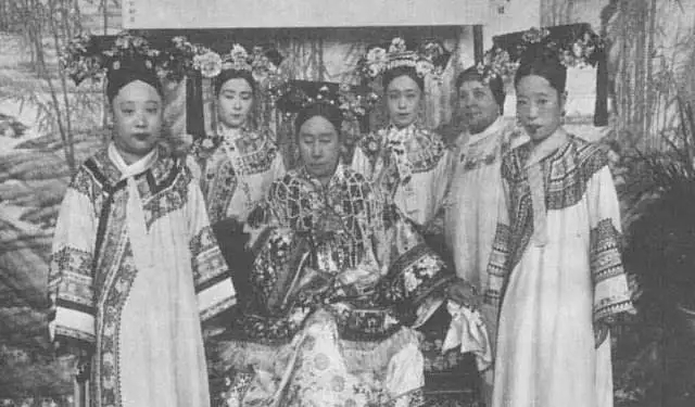 慈禧太后的御用翻譯口語竟然這么好！網友：我的英語水平比不上一個清朝女子