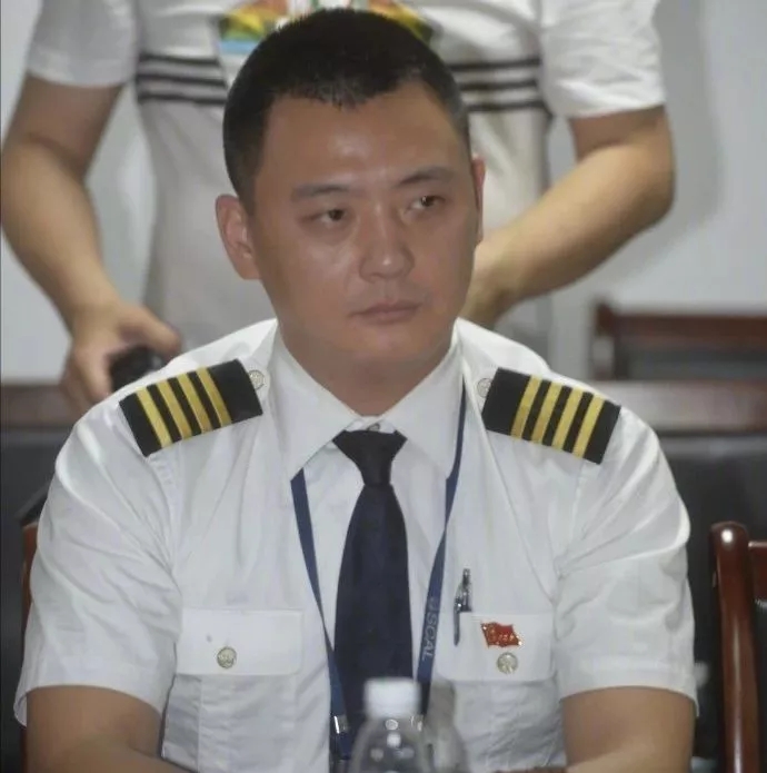 川航機長回憶生死備降驚魂一刻，這波操作簡直是奇跡！