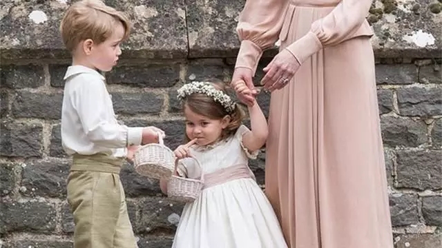 哈里王子大婚倒計時，女王開出的“準婚證”曝光！細節太精美