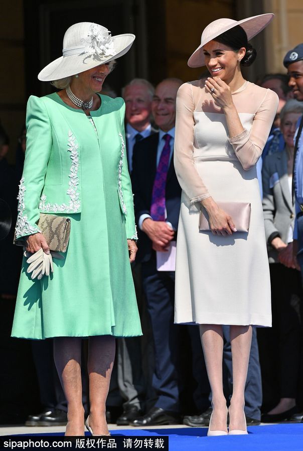 新婚后首現身！梅根王妃白裙名媛范貴氣十足