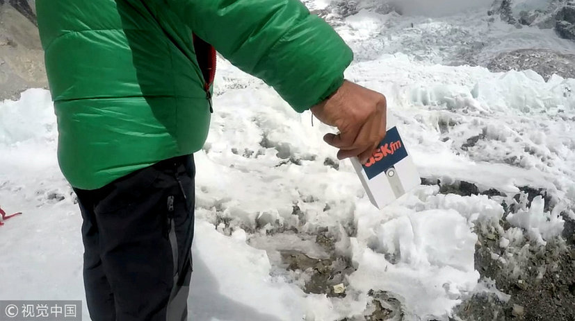 勇者游戲！一網(wǎng)站在珠穆朗瑪峰山頂埋32萬元游戲福利先到先得