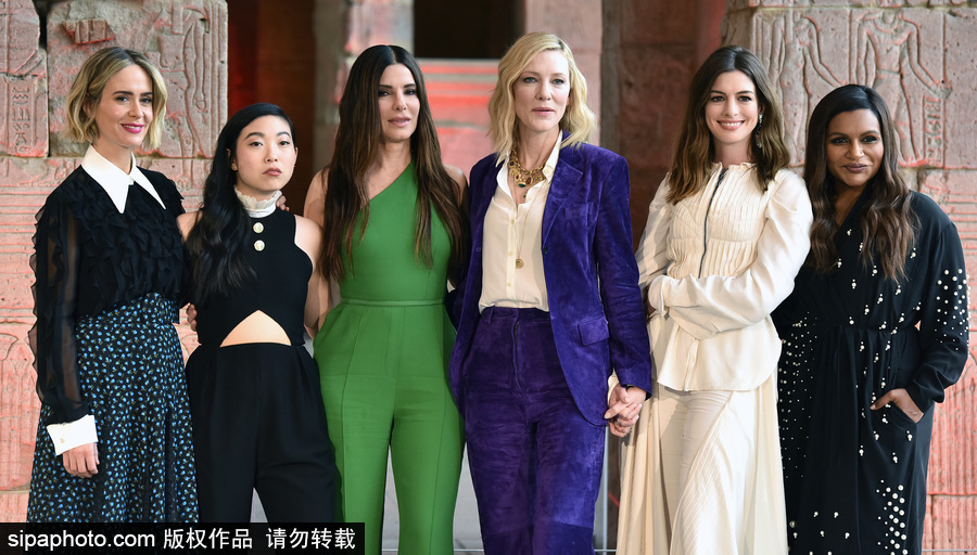 女王扎堆！布蘭切特、安妮·海瑟薇、桑德拉·布洛克現身新片發布會