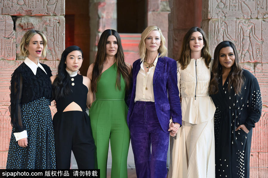 女王扎堆！布蘭切特、安妮·海瑟薇、桑德拉·布洛克現(xiàn)身新片發(fā)布會